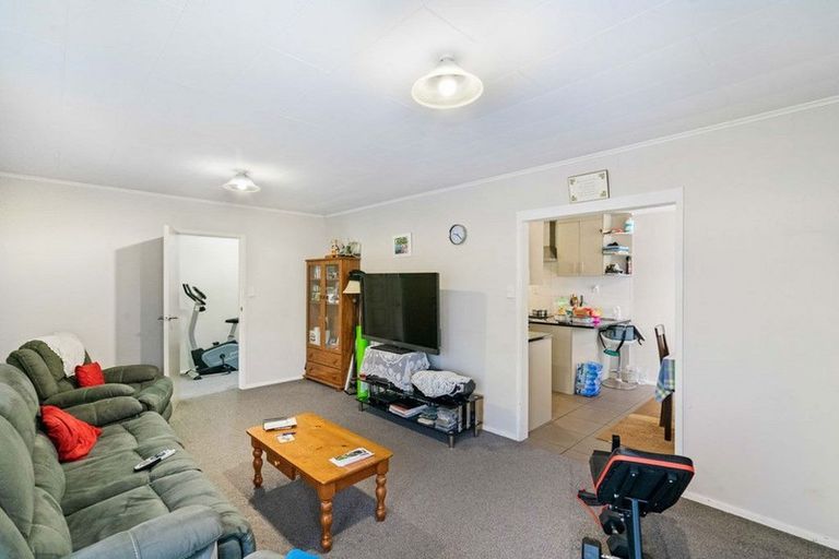 Photo of property in 35 Steven Street, Mangere East, Auckland, 2024