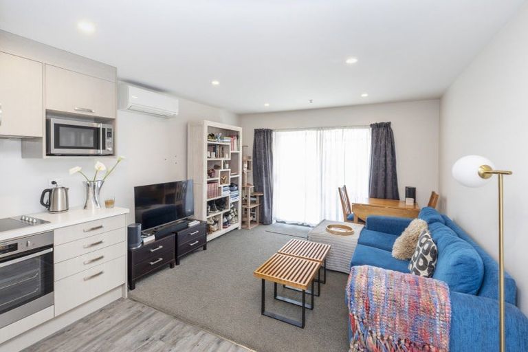 Photo of property in 80h Shakespeare Road, Waltham, Christchurch, 8023