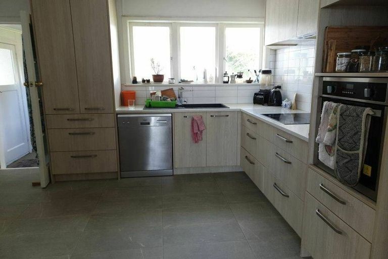 Photo of property in 28 Quebec Road, Milford, Auckland, 0620