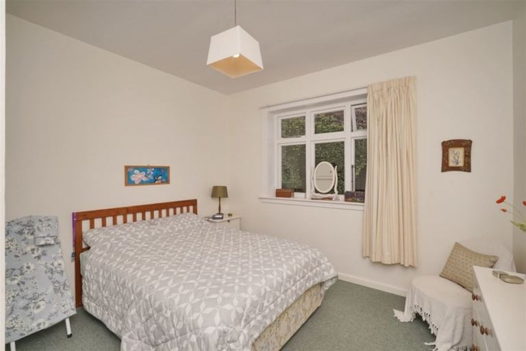 Photo of property in 23 The Brae, Mount Pleasant, Christchurch, 8081
