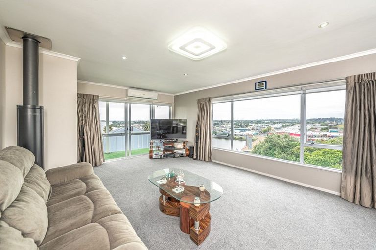 Photo of property in 70 Hipango Terrace, Durie Hill, Whanganui, 4500