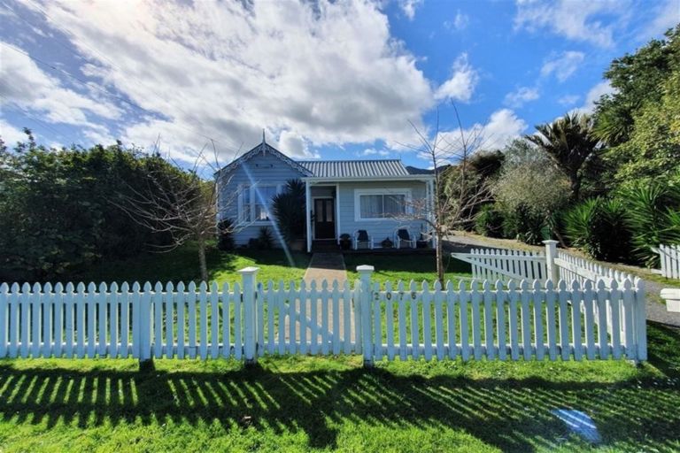 Photo of property in 2076 Rings Road, Coromandel, 3506