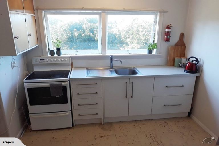 Photo of property in 32 Fowler Street, Northcote, Auckland, 0627