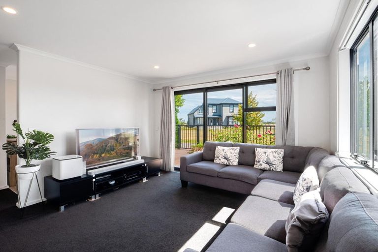 Photo of property in 17 Holmes Hanover Lane, Halswell, Christchurch, 8025