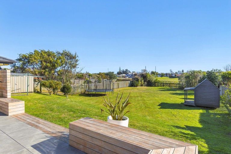 Photo of property in 10 Cottonwood Close, Paraparaumu Beach, Paraparaumu, 5032