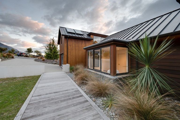 Photo of property in 5 Mckellar Drive, Jacks Point, Queenstown, 9371
