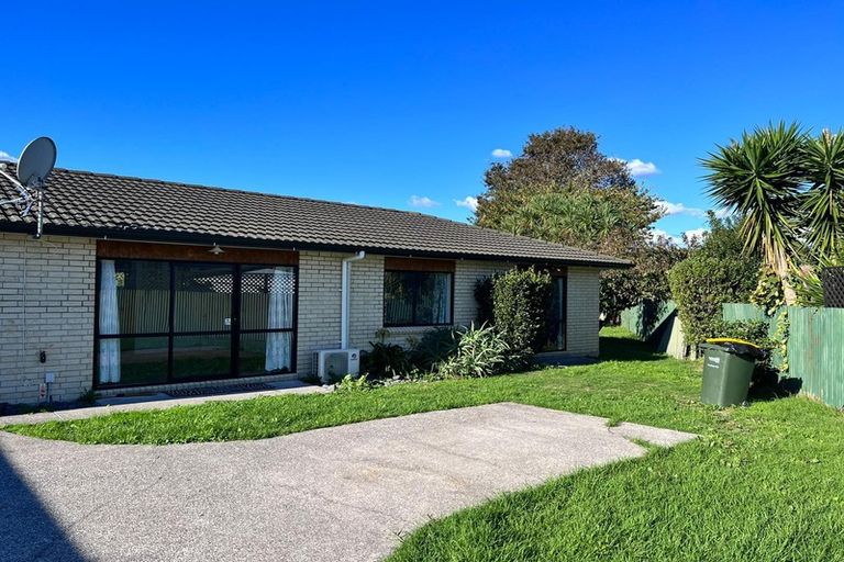 Photo of property in 68b Sutton Crescent, Papakura, 2110