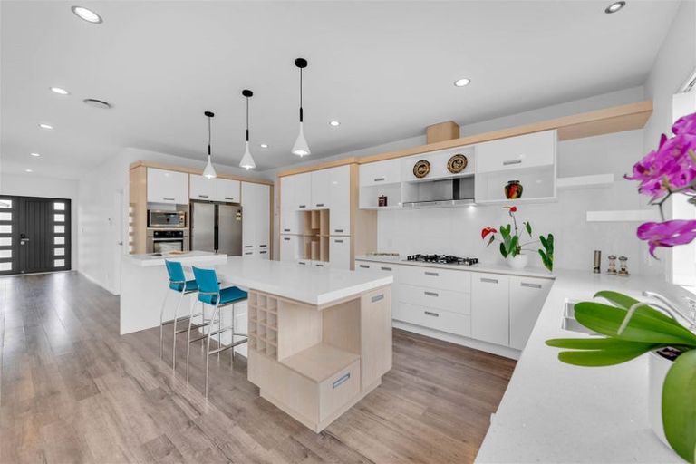 Photo of property in 37 Rosewell Crescent, Flat Bush, Auckland, 2019