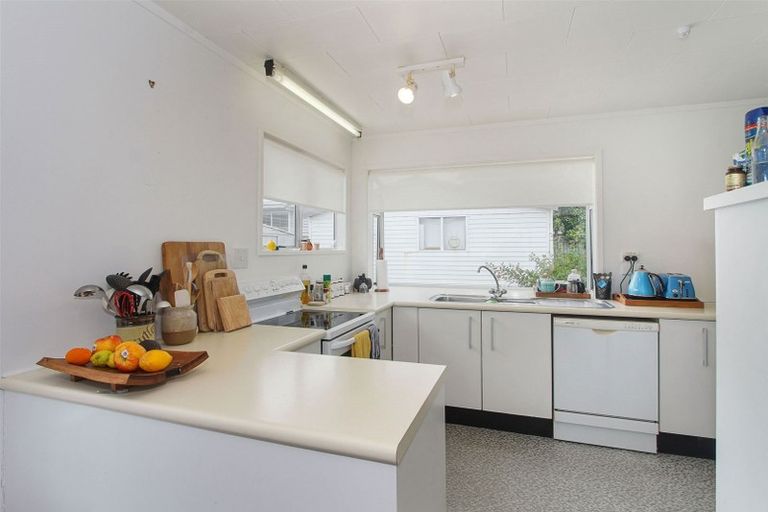 Photo of property in 23 Torkar Road, Clarks Beach, 2122