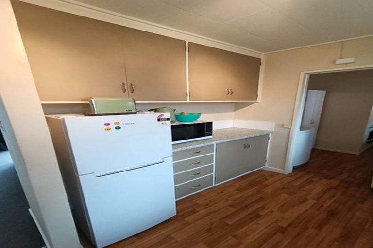 Photo of property in 2/45 Royal Street, Upper Hutt, 5018