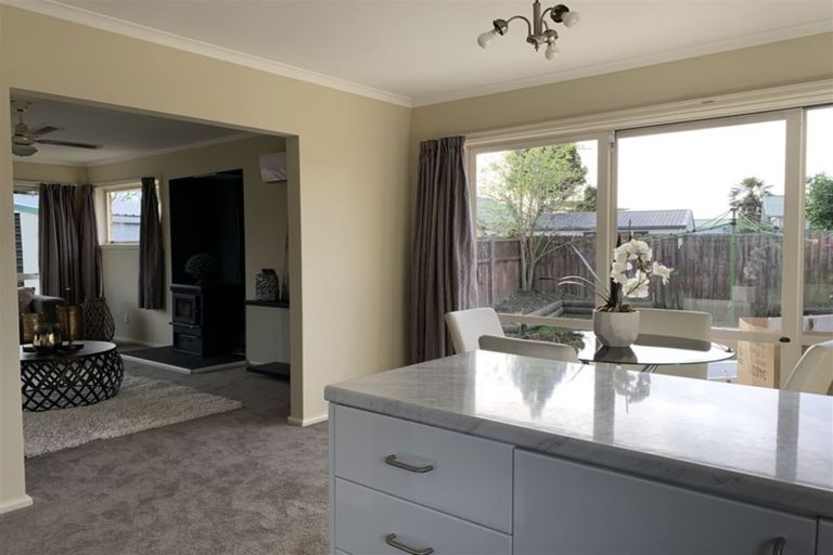 Photo of property in 13 Kathleen Crescent, Hornby, Christchurch, 8042