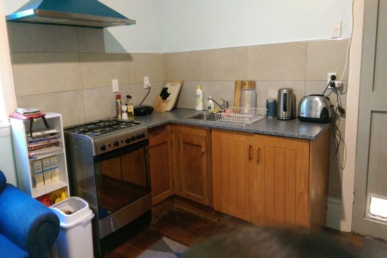 Photo of property in 19 Governor Road, Northland, Wellington, 6012