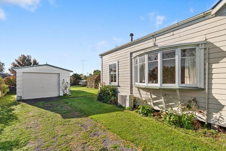 Photo of property in 27 Dublin Street, Martinborough, 5711