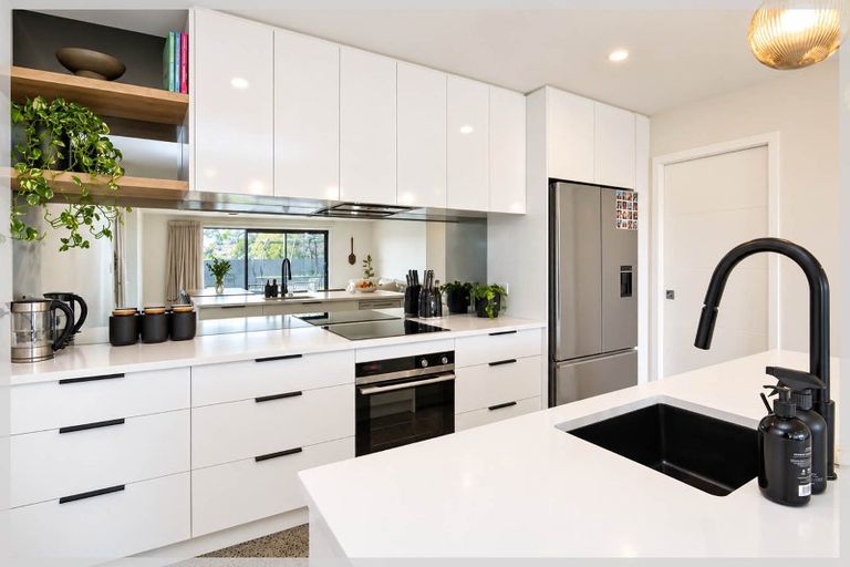 Photo of property in 62a Norbiton Road, Foxton, 4814