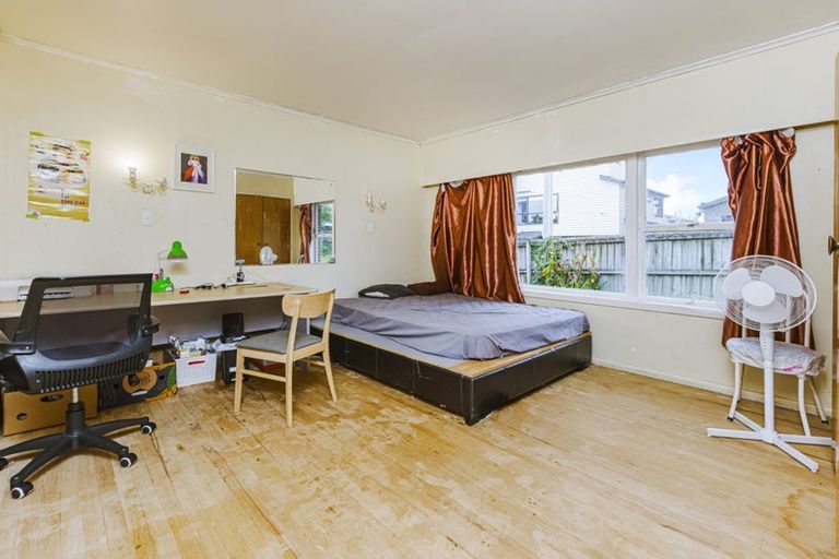 Photo of property in 302 Blockhouse Bay Road, Avondale, Auckland, 0600
