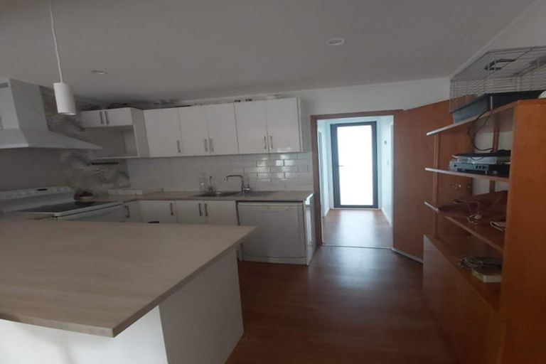 Photo of property in 2/249 Muritai Road, Eastbourne, Lower Hutt, 5013