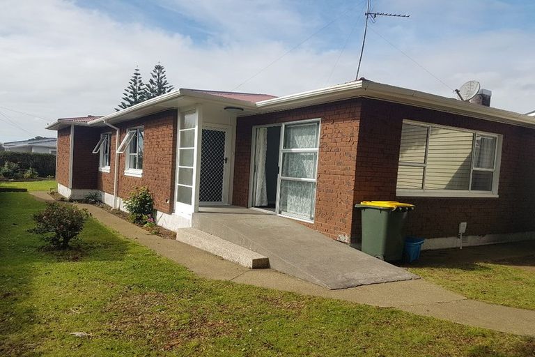 Photo of property in 69 Govett Avenue, Frankleigh Park, New Plymouth, 4310