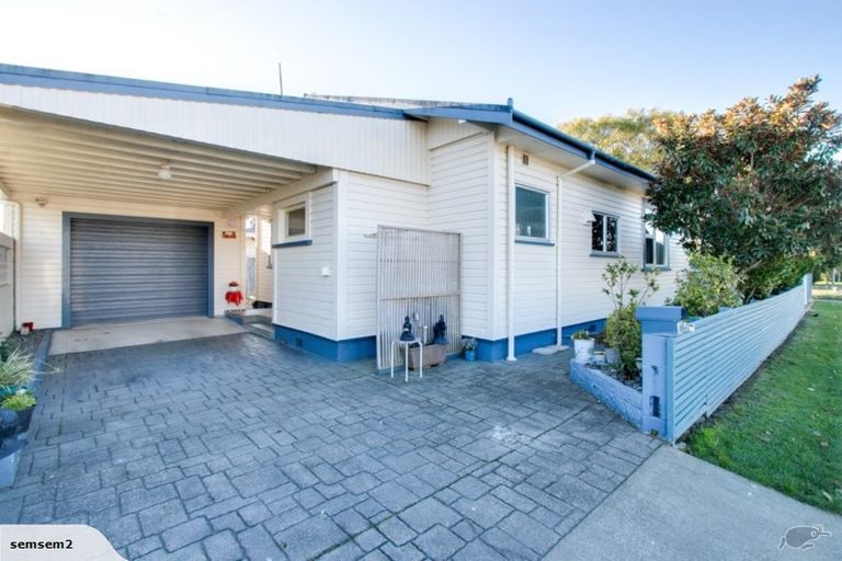Photo of property in 28 Bowling Road, Greenmeadows, Napier, 4112