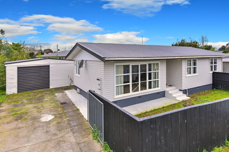 Photo of property in 1/18 Brentford Place, Manurewa, Auckland, 2102