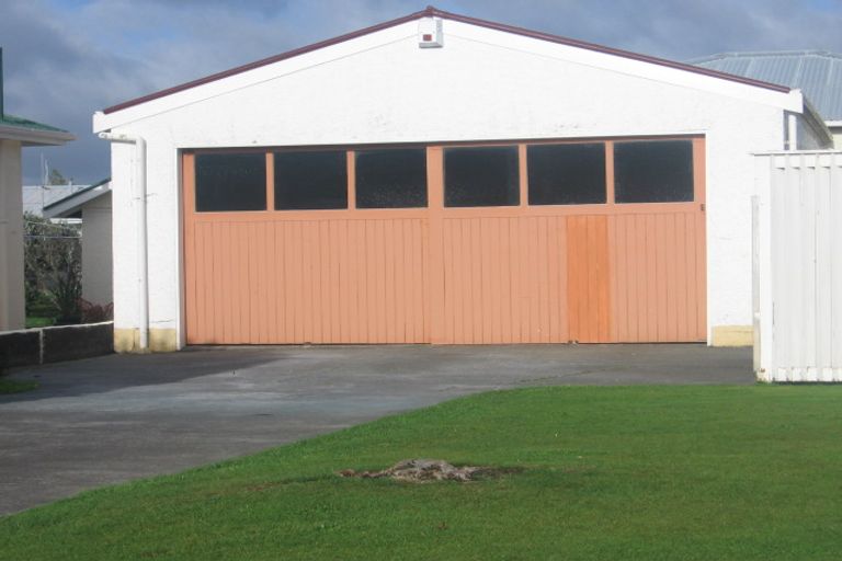 Photo of property in 28 Vernon Avenue, Takaro, Palmerston North, 4412