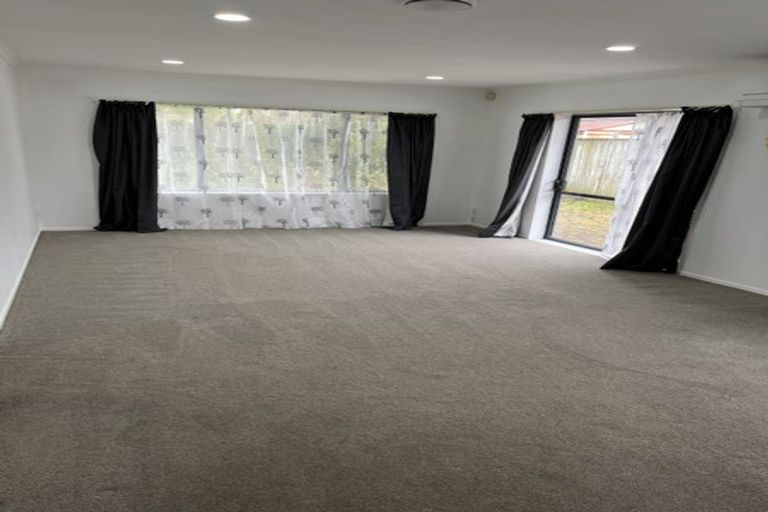 Photo of property in 13 Sandwick Drive, Weymouth, Auckland, 2103