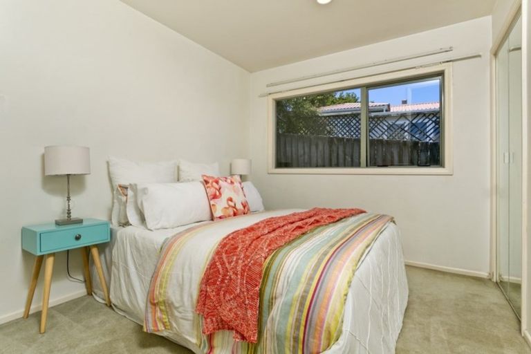 Photo of property in 26 Taroka Close, Pinehill, Auckland, 0632