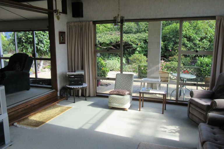 Photo of property in 17a Churchill Place, Waimate, 7924