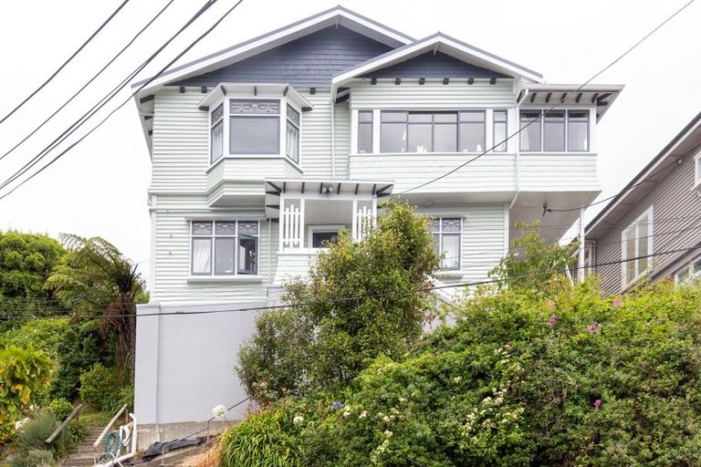 Photo of property in 14 Sugarloaf Road, Brooklyn, Wellington, 6021