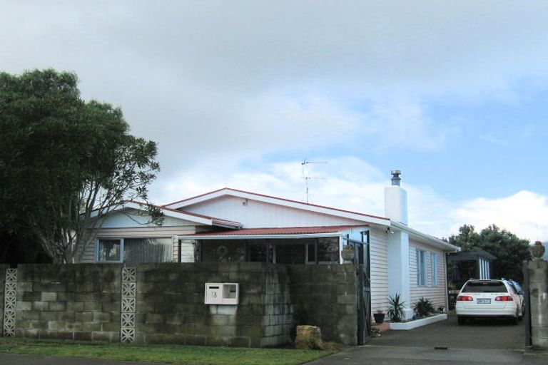 Photo of property in 18 Gray Avenue, Paraparaumu Beach, Paraparaumu, 5032