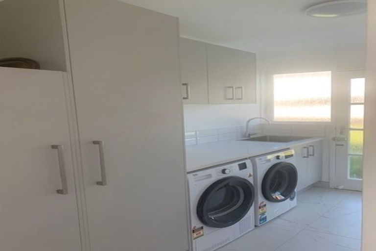 Photo of property in 40 Richards Avenue, Forrest Hill, Auckland, 0620