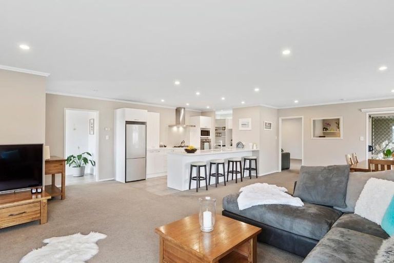 Photo of property in 67 Bathurst Crescent, Pyes Pa, Tauranga, 3112