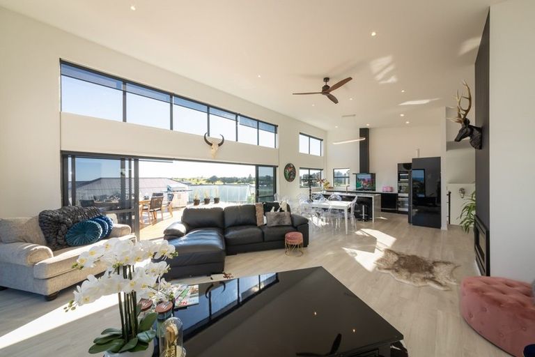 Photo of property in 34 Golf Vue Place, Castlecliff, Whanganui, 4501