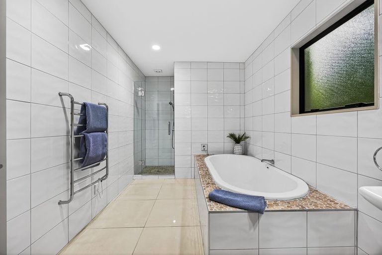 Photo of property in 73m Park Rise, Campbells Bay, Auckland, 0630