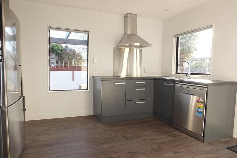 Photo of property in 526 Barbadoes Street, Edgeware, Christchurch, 8013