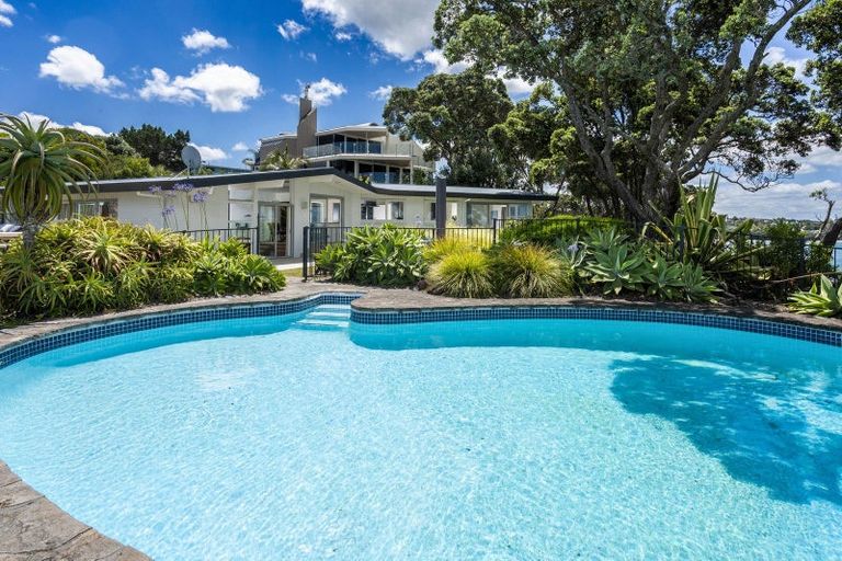 Photo of property in 62 Sharon Road, Waiake, Auckland, 0630