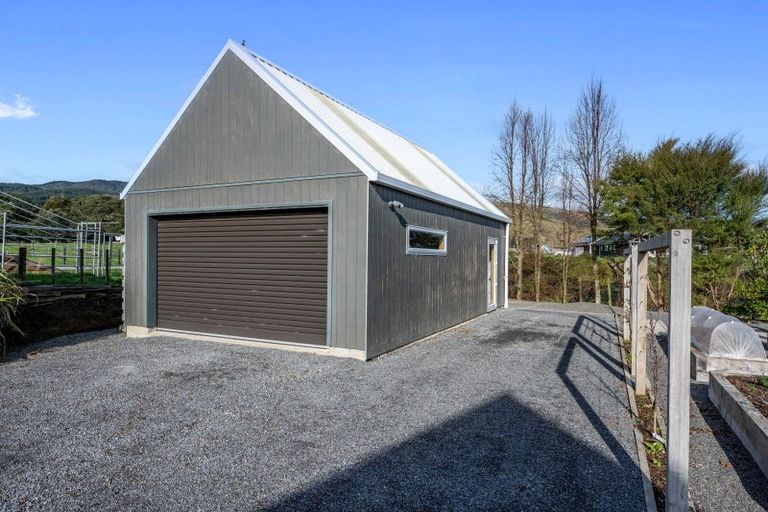 Photo of property in 48 Mountain View Drive, Manakau, Otaki, 5583