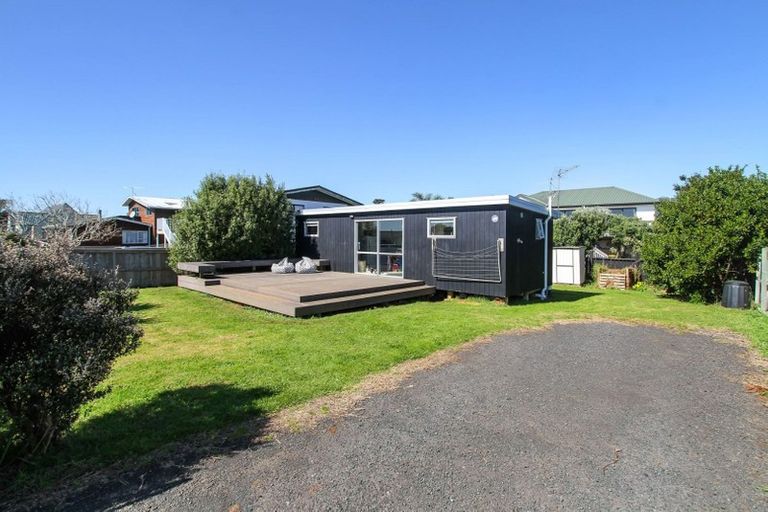 Photo of property in 27 Crispe Road, Clarks Beach, 2122