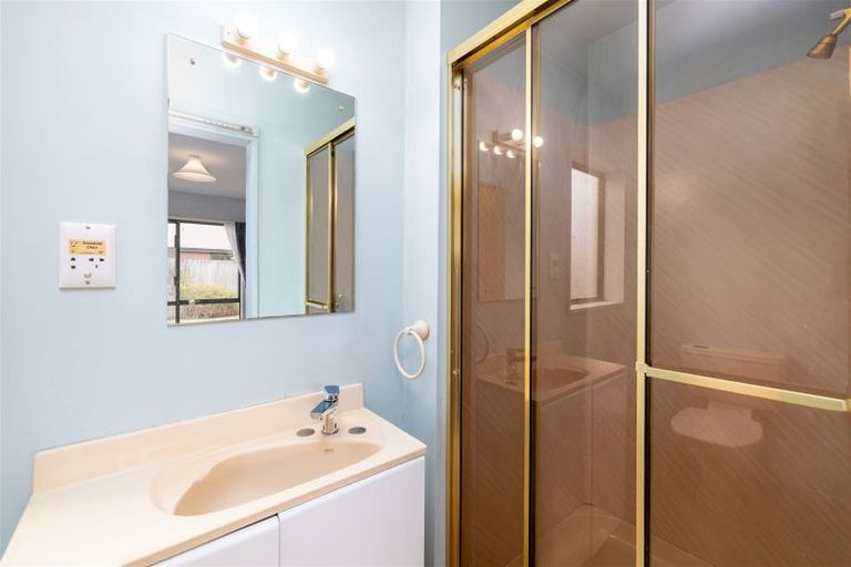 Photo of property in 81 Apsley Drive, Avonhead, Christchurch, 8042