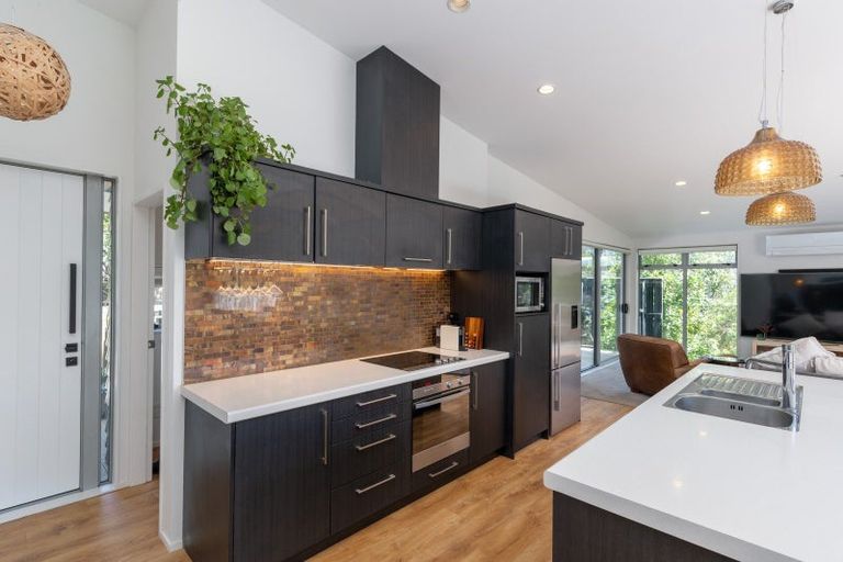 Photo of property in 32 Mount Marua Way, Timberlea, Upper Hutt, 5018