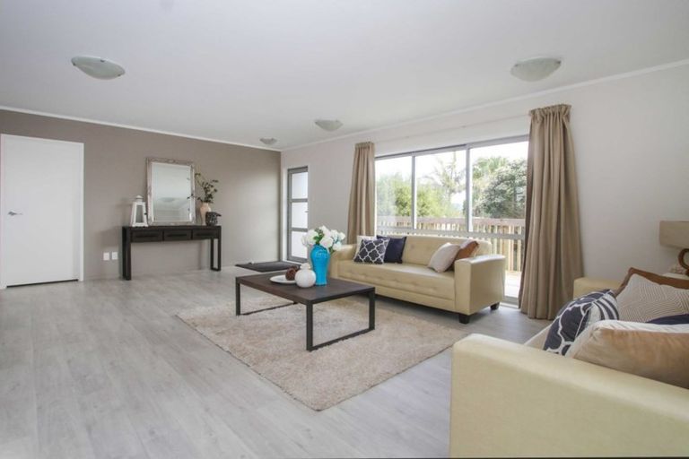 Photo of property in 29a Sylvan Crescent, Te Atatu South, Auckland, 0610