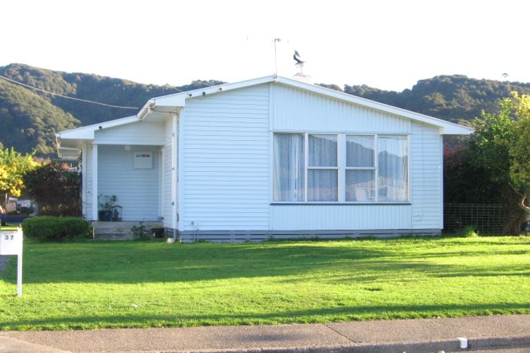 Photo of property in 37 Konini Street, Wainuiomata, Lower Hutt, 5014
