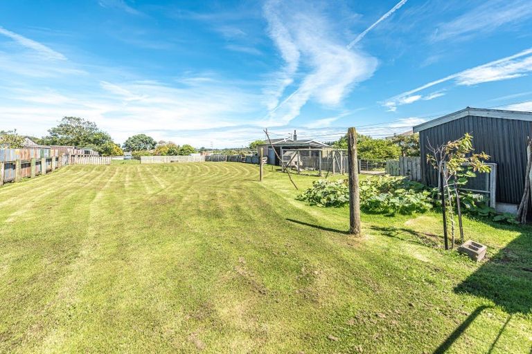 Photo of property in 18 Swinbourne Street, Waverley, 4510