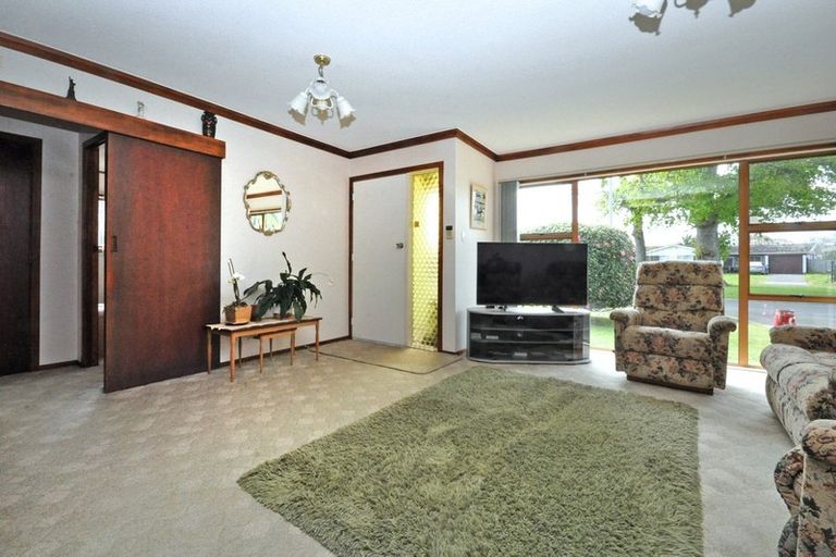 Photo of property in 1/18 Glengowan Place, Conifer Grove, Takanini, 2112