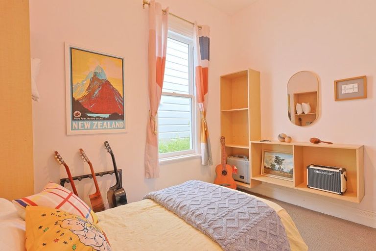 Photo of property in 53 Todman Street, Brooklyn, Wellington, 6021