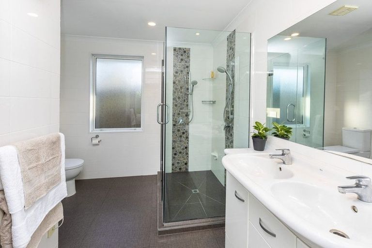 Photo of property in 12 Westpark Drive, Burnside, Christchurch, 8053