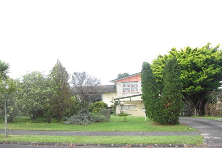 Photo of property in 4 Harford Place, Pakuranga Heights, Auckland, 2010