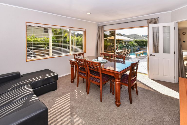 Photo of property in 102 Charles Prevost Drive, The Gardens, Auckland, 2105