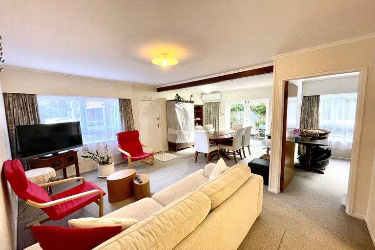 Photo of property in 3/88 Lake Road, Northcote, Auckland, 0627