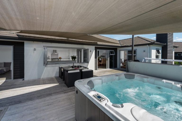 Photo of property in 134 Oriental Parade, Papamoa Beach, Papamoa, 3118