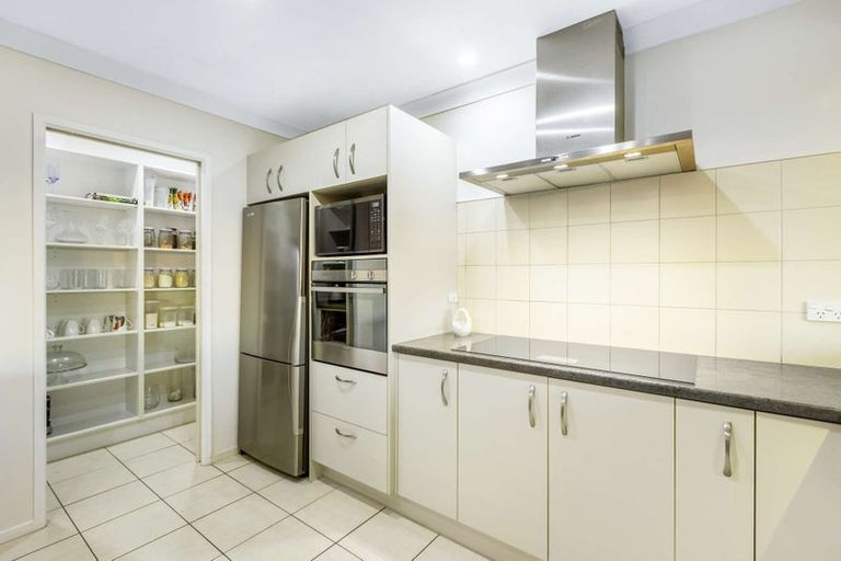 Photo of property in 40 Anchorite Way, Red Beach, 0932